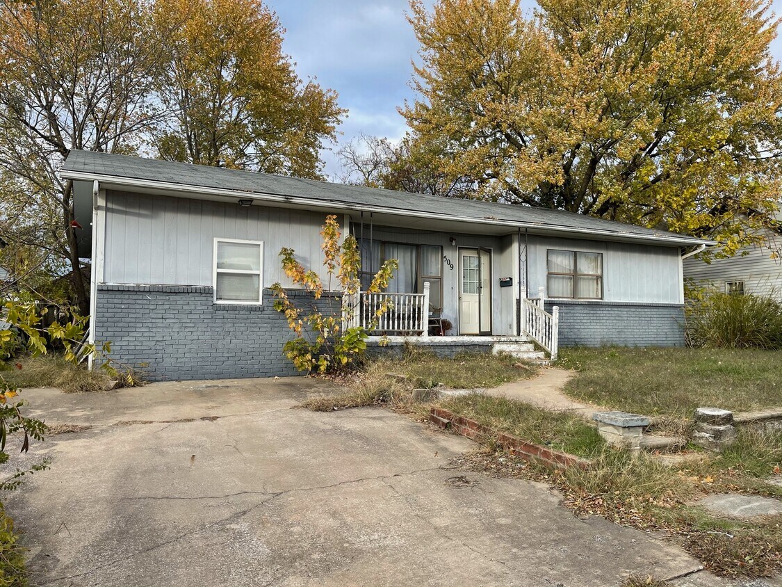 Foto principal - 509 E 5th St