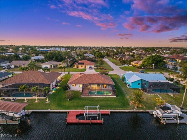 Building Photo - 210 SW 37th Terrace