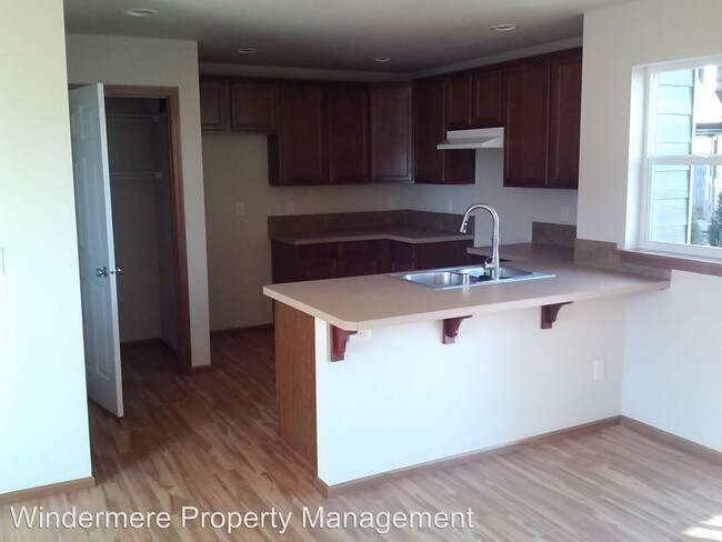 Building Photo - 5772 Legoe Ave