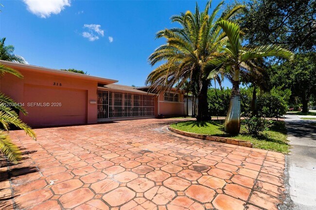 Foto del edificio - 315 NW 124th St