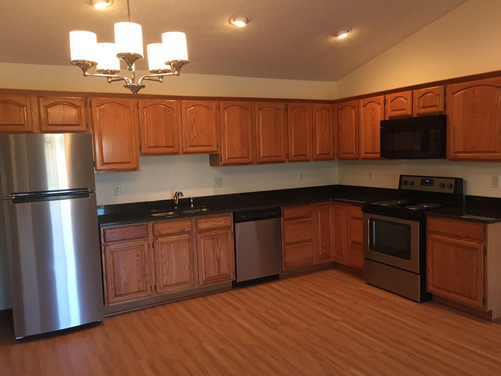 Primary Photo - 260 Beechwood Pl