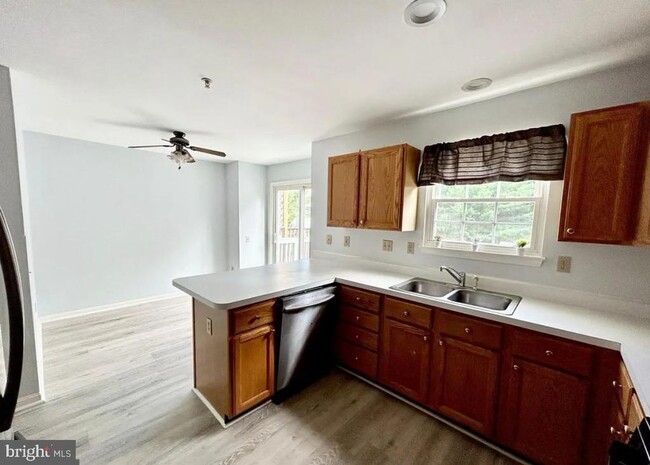 Building Photo - 8807 Briarcliff Ln