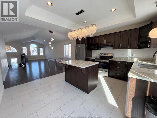 Building Photo - 4000 Zanzibar Ct