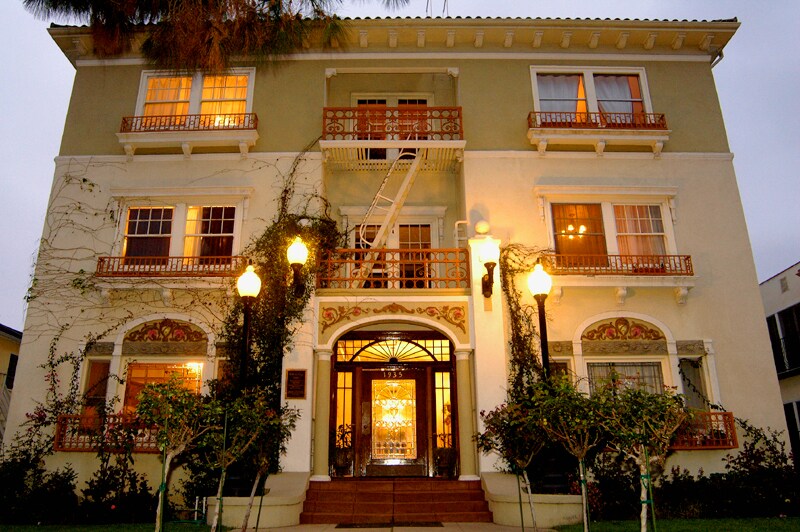 Foto principal - 1935 N Vermont Ave