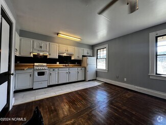 Building Photo - 1221 Riverside Ave