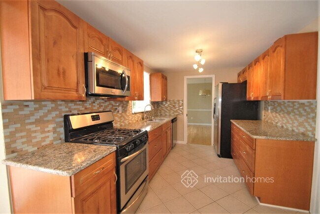 Building Photo - 4301 Bramwell Dr