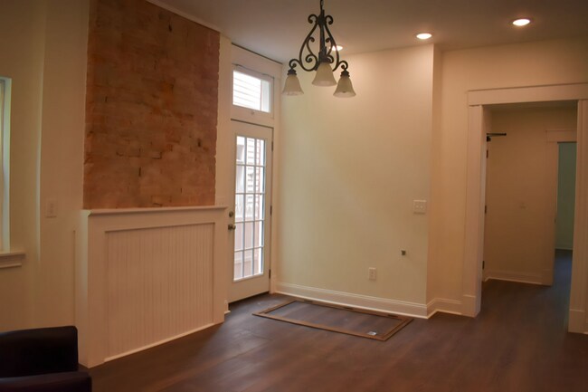 Building Photo - 1517 Garrard St