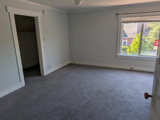 Building Photo - 1717 SE Clatsop St