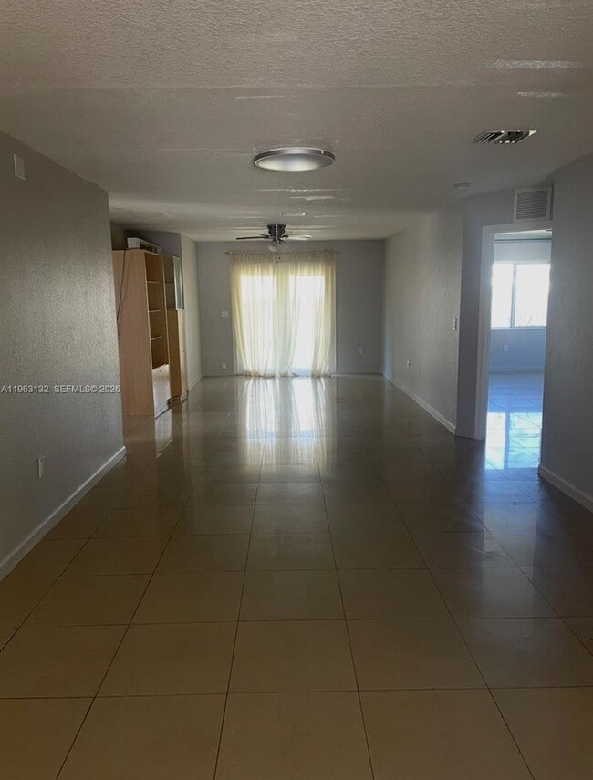 Building Photo - 5501 SW 18th St