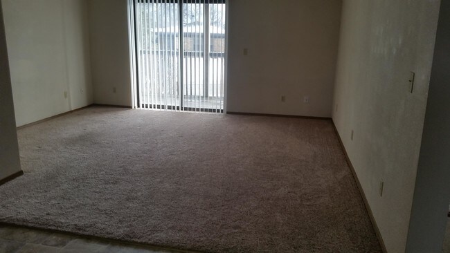Building Photo - 2765 Pleasant View Dr