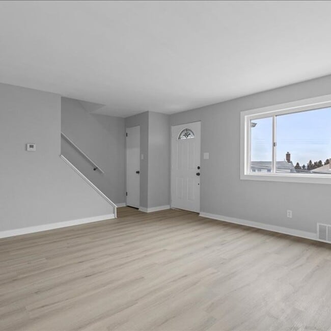 Building Photo - 227-229 Shadyhill Road