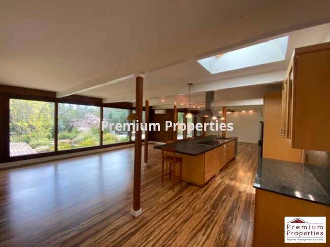 Building Photo - 61 Watkins Ln