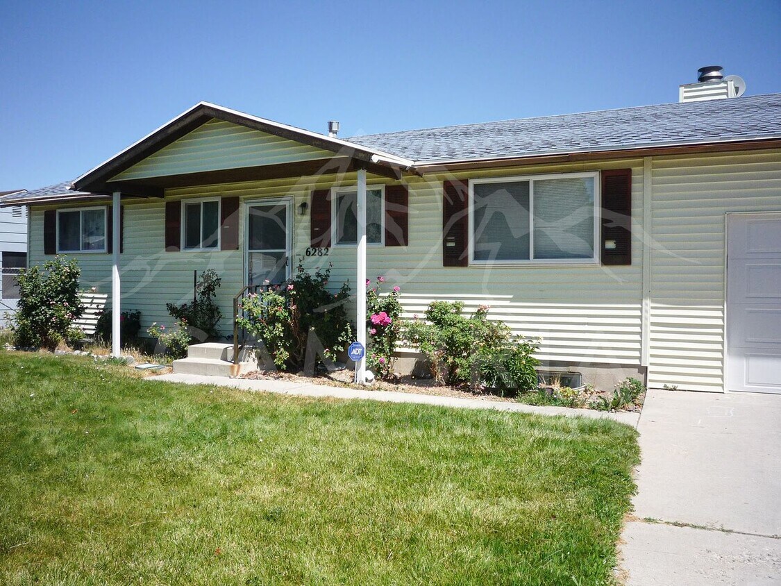 Primary Photo - 4-Bedroom Home Available for Rent