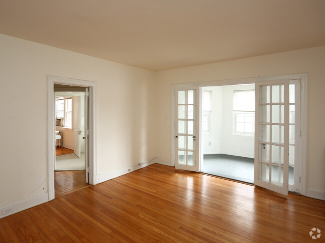 Interior - Edgehill Court Apartments