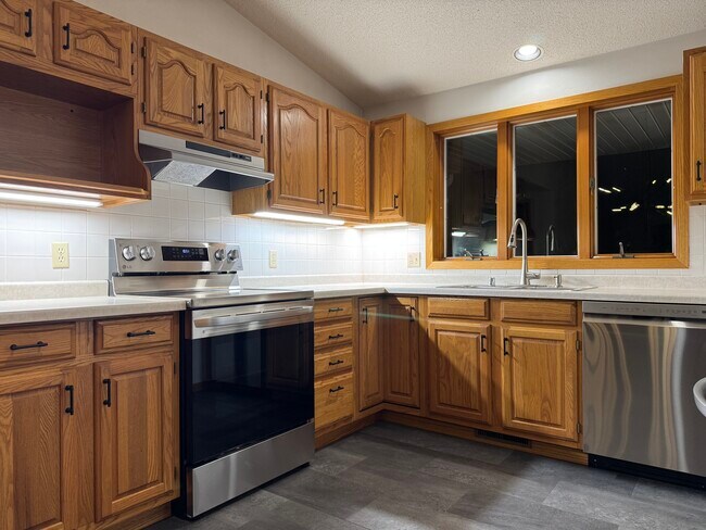 Foto del edificio - 2331 Skylark Drive