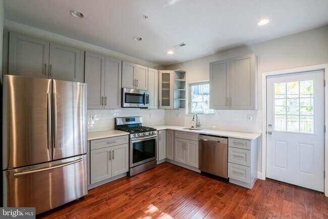 Foto del edificio - 2340 Greenwich St