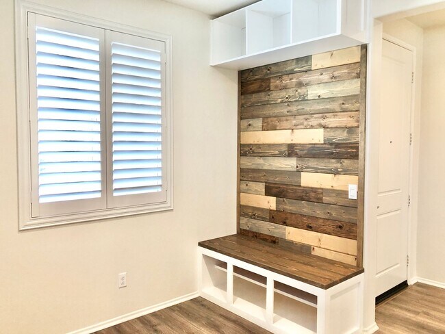 Building Photo - Lovely Two-Story Home in the Beautiful Com...
