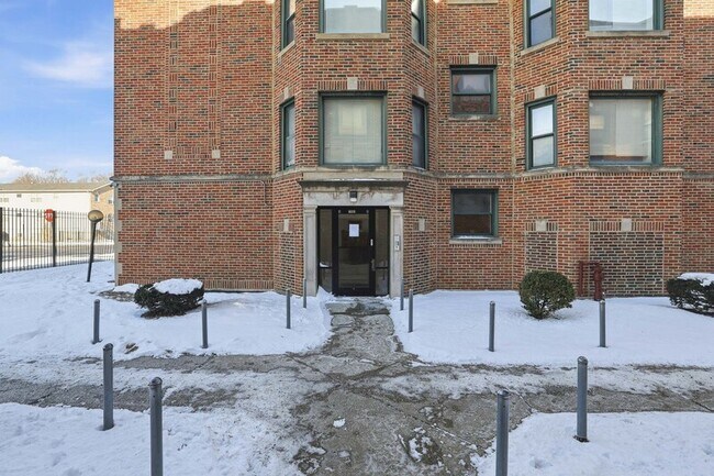 Foto del edificio - 7501 S Stewart Ave