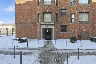 Building Photo - 7501 S Stewart Ave
