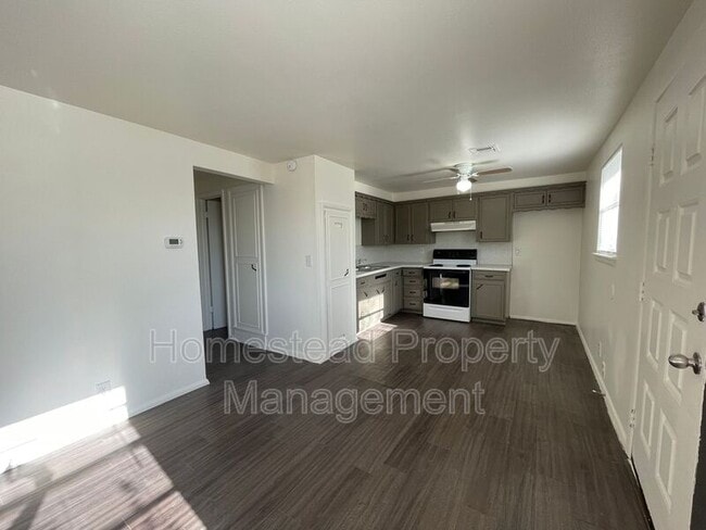 Building Photo - 3333 SW 44th St