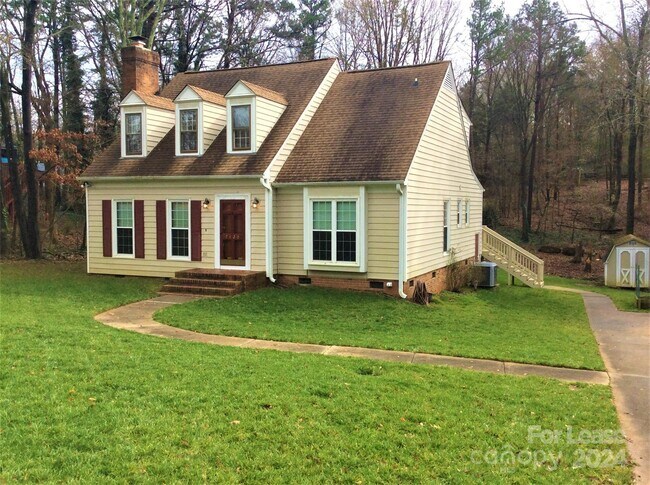 Foto del edificio - 7420 Willow Creek Dr