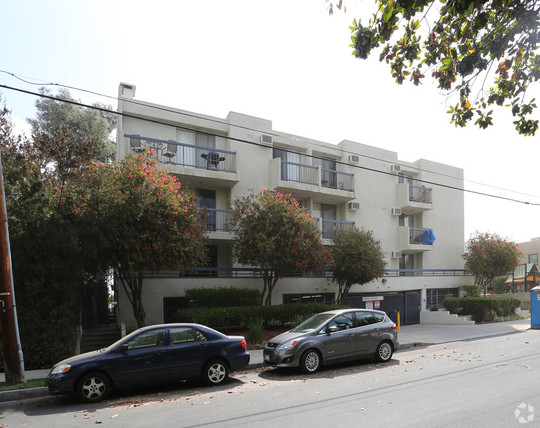 Building Photo - Venice-Barry Apartments