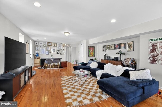 Building Photo - 1127 E Susquehanna Ave