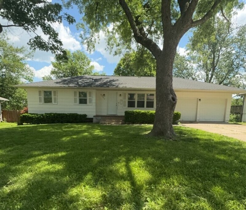 Primary Photo - 8307 Ditzler Ave
