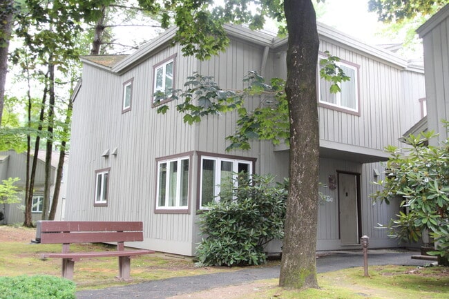 Foto del edificio - 6 Lyle Ct