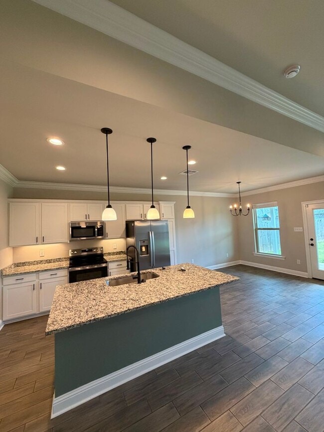 Building Photo - 421 Blanchard Lp