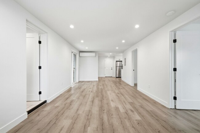 Foto del edificio - 5549 Fulcher Ave