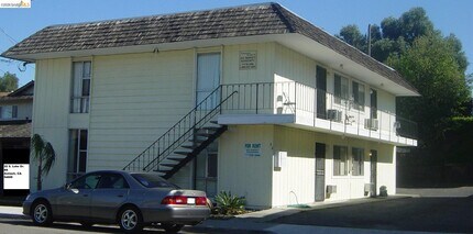 Building Photo - 22 S Lake Dr