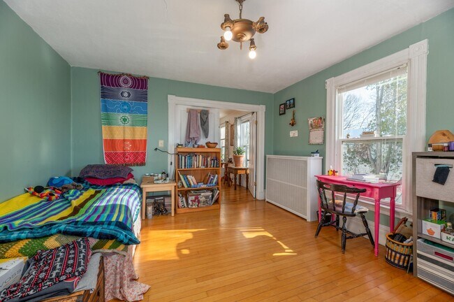 Building Photo - 145 Pine St