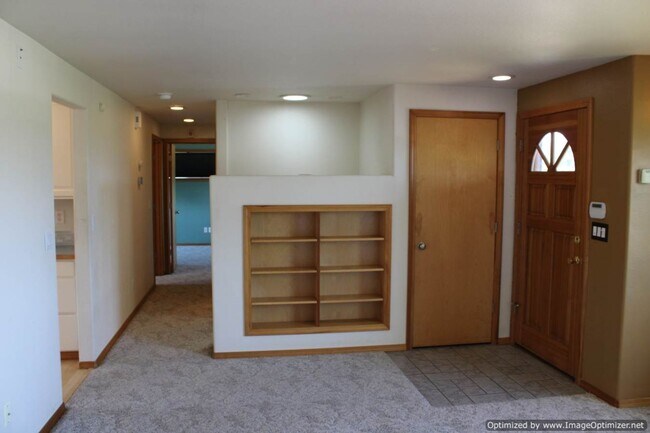 Foto del edificio - Charming Split-level Home in North Tacoma