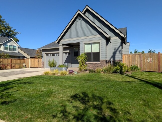 Building Photo - Amazing Newer 4-Bedroom, 3-Bath Home with 2364sf!