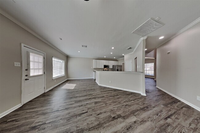 Foto del edificio - 13007 Bretford Ct