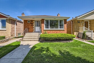 Building Photo - 5819 S Moody Ave