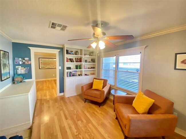 Building Photo - 1311 Milam Dr
