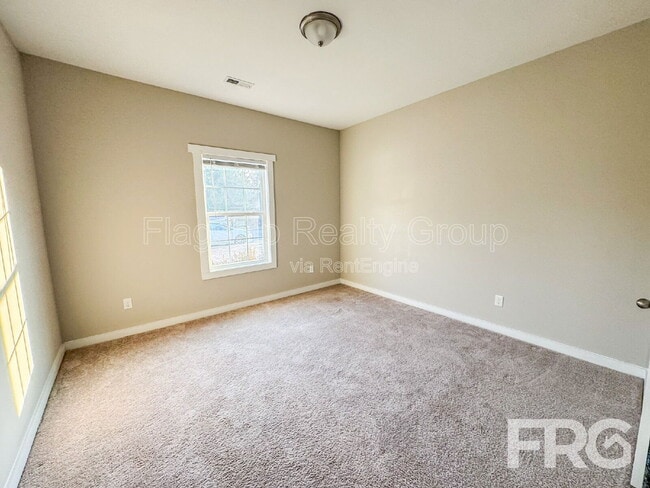 Building Photo - 1400 S Taylor St