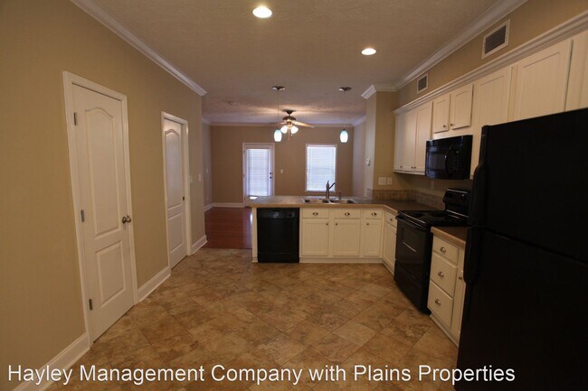 Building Photo - 2 br, 2.5 bath House - 1372 Gatewood Drive