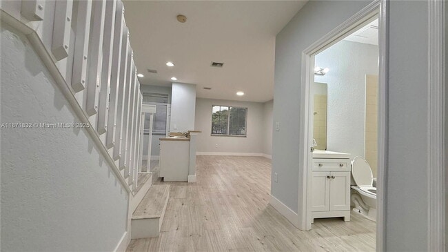 Foto del edificio - 1976 SW 60th Terrace