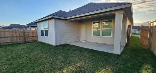 Building Photo - 2304 Delano Dr