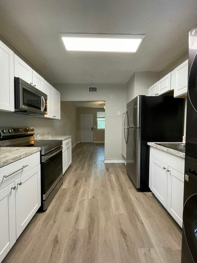 Foto principal - 1575 W 19th St