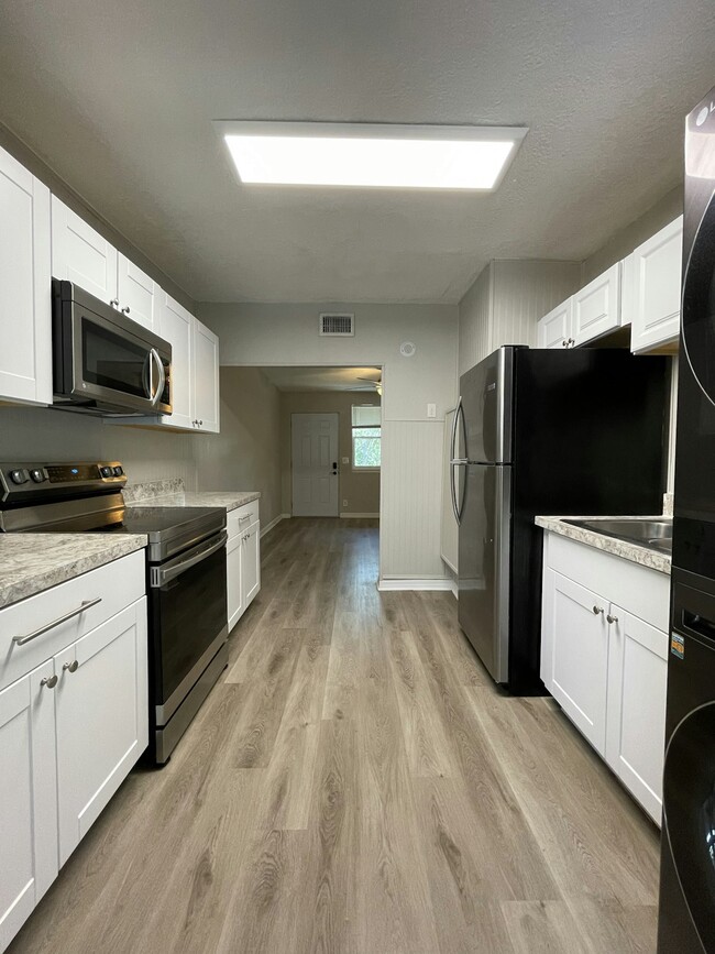 Photo - 1575 W 19th St Townhome