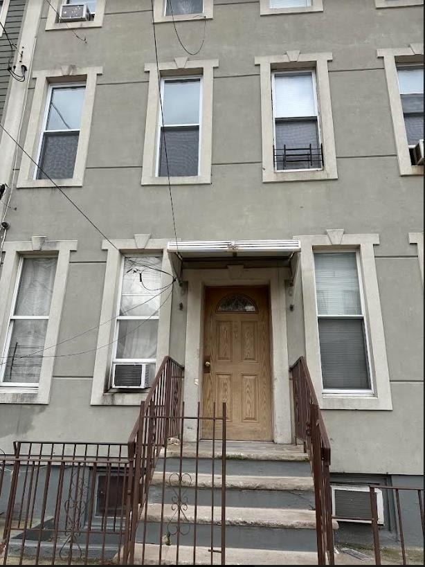 17 St Pauls Ave Unit 3, Jersey City, NJ 07306 Room for Rent in Jersey