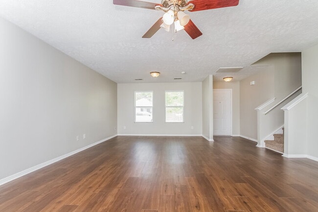 Building Photo - 2694 Sutherland Dr