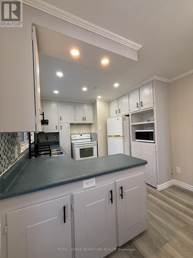 Building Photo - 103 Cleta Dr