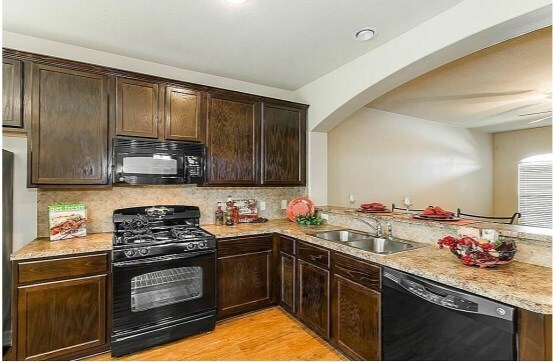 Foto del edificio - 49 Woodland Hills Dr