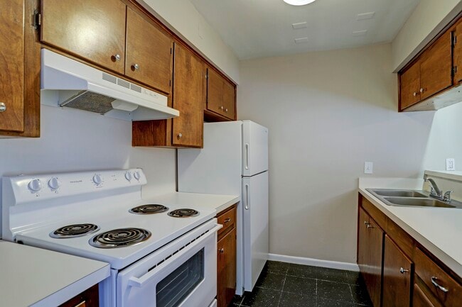 Building Photo - 229 Westmoreland St