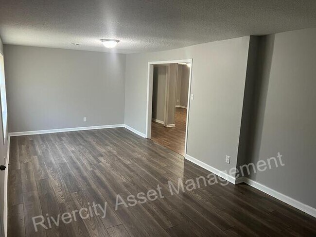 Building Photo - HOME LOCATED IN COVINGTON,TN!!! SECTION 8 ...